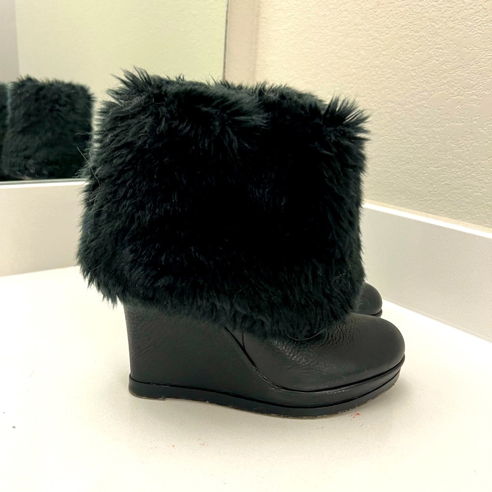 Vine Camuto Furry Black Boots size 7